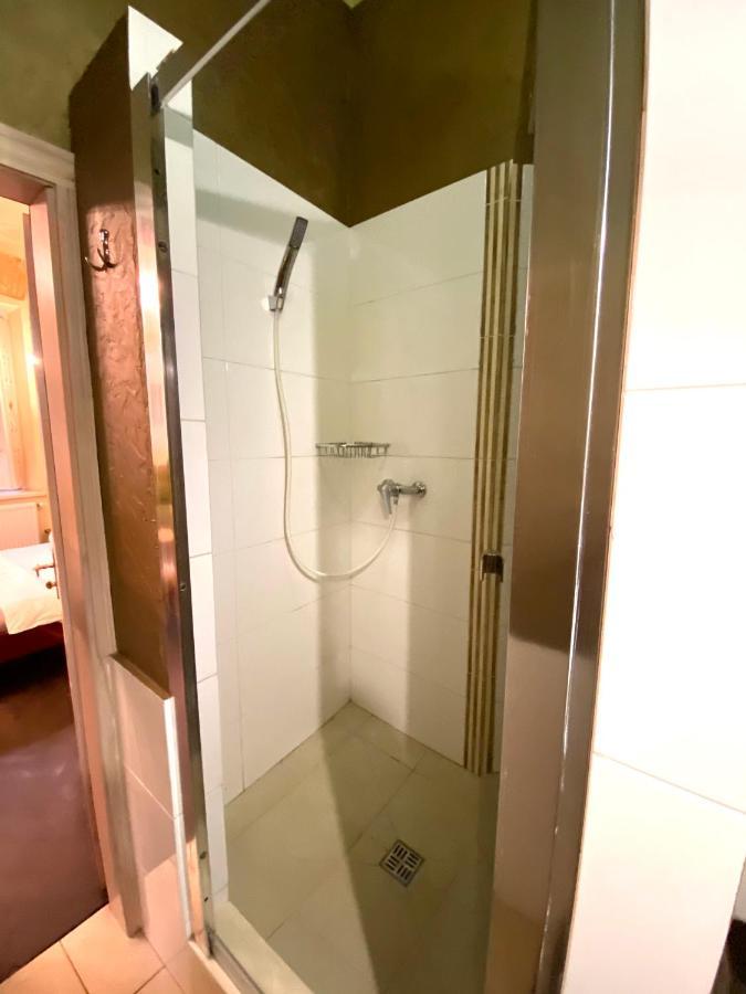 Квартира В Центрі На Вулиці Валова 21 Leópolis Exterior foto